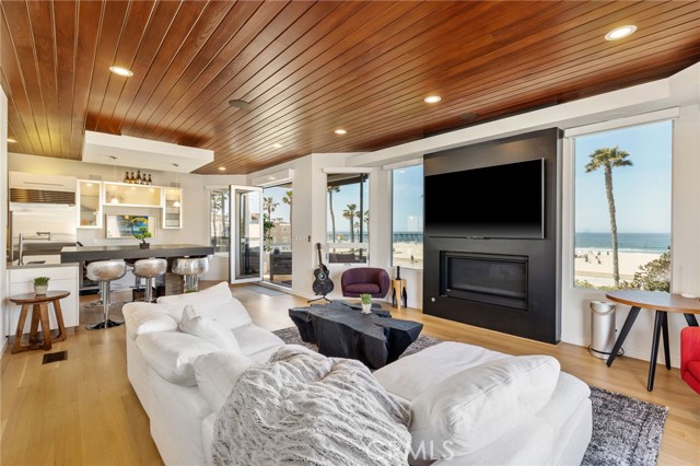 Detail Gallery Image 1 of 35 For 36 15th St, Hermosa Beach,  CA 90254 - 4 Beds | 4 Baths