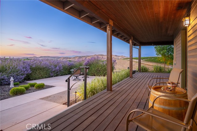Detail Gallery Image 15 of 58 For 950 Indian Dune Rd, Paso Robles,  CA 93451 - 5 Beds | 4 Baths