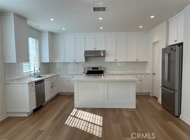 Detail Gallery Image 3 of 8 For 723 Spring Garden, Irvine,  CA 92618 - 3 Beds | 2/1 Baths