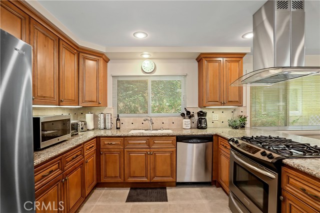 617 Iris Avenue, Corona del Mar CA: https://media.crmls.org/medias/0c3447c0-7689-475f-b79e-60acd7e33e74.jpg