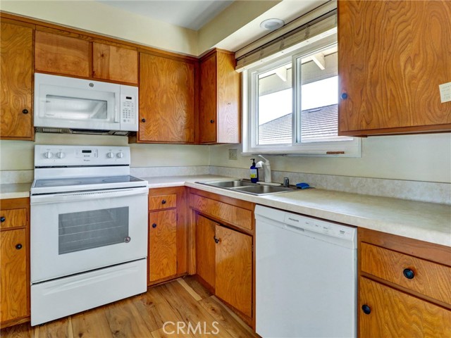 22627 Nadine Circle, Torrance CA: https://media.crmls.org/medias/0c349ebd-f38e-4d73-a0b4-b100ac2ac0c0.jpg