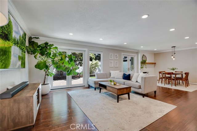 Detail Gallery Image 8 of 43 For 2486 Napoli Way, Costa Mesa,  CA 92627 - 3 Beds | 2 Baths