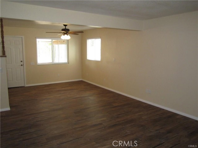 9341 Buckthorn, Hesperia CA: https://media.crmls.org/medias/0c3882c8-3396-4d38-bda9-bff7650b05c9.jpg