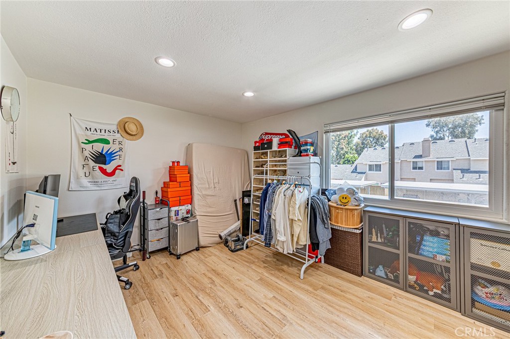 0c38a78e C7d3 4670 8bad 1afc4913127a