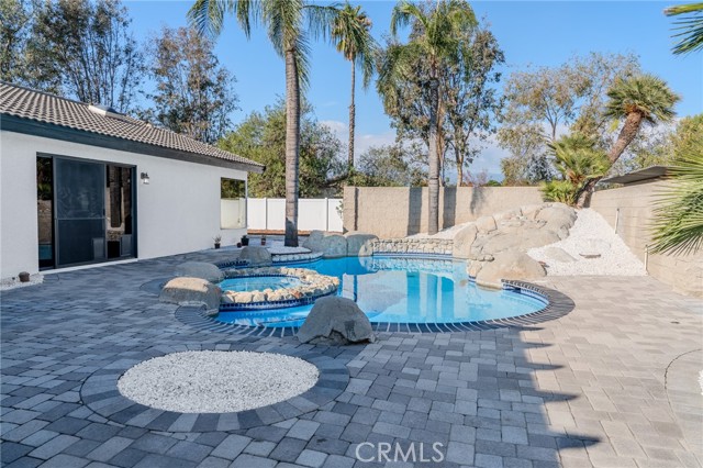 Detail Gallery Image 13 of 60 For 11655 Overland Dr, Fontana,  CA 92337 - 4 Beds | 2 Baths