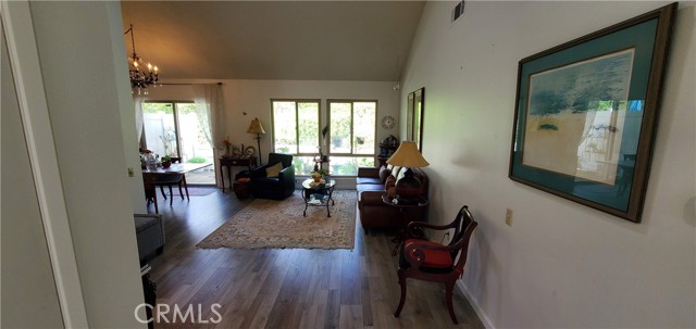 Detail Gallery Image 2 of 13 For 5154 Village 5 #5,  Camarillo,  CA 93012 - 2 Beds | 2 Baths