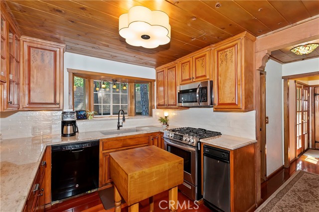 Detail Gallery Image 18 of 56 For 23280 Brookside Rd, Crestline,  CA 92325 - 3 Beds | 3/1 Baths