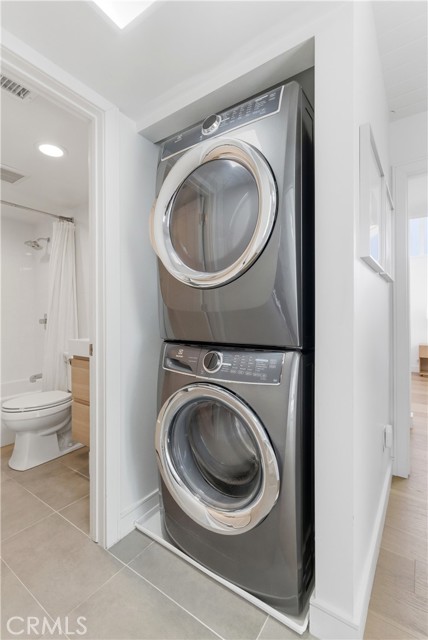 Detail Gallery Image 25 of 36 For 258 Walnut, Newport Beach,  CA 92663 - 3 Beds | 2 Baths