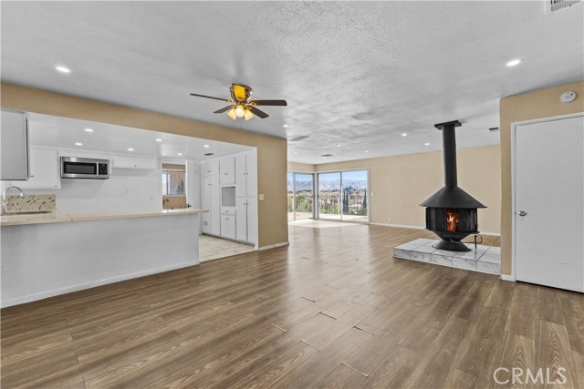 Detail Gallery Image 11 of 27 For 8405 Buckthorn, Hesperia,  CA 92345 - 3 Beds | 2 Baths