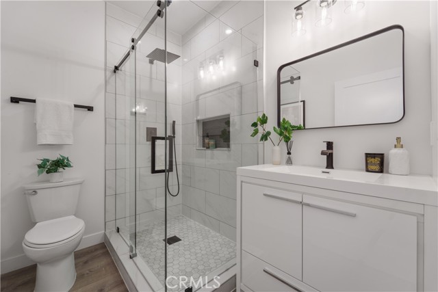 Detail Gallery Image 19 of 20 For 7717 Jamieson Ave, Reseda,  CA 91335 - 3 Beds | 3 Baths