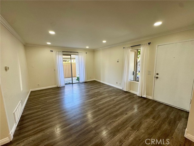 40 Windjammer, Irvine CA: https://media.crmls.org/medias/0c3b3049-1992-4a05-bebe-5e3d859d113e.jpg