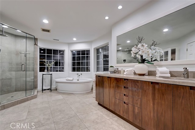 742 31st Street, Manhattan Beach, California 90266, 5 Bedrooms Bedrooms, ,2 BathroomsBathrooms,Residential,Sold,31st,SB22034184