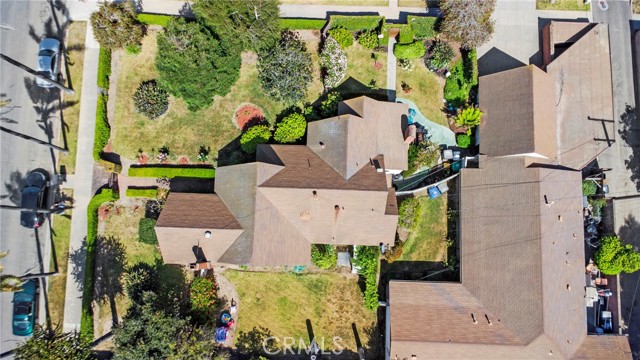 422 E Hermosa Street, Santa Maria CA: https://media.crmls.org/medias/0c3c7d59-ee8d-442a-a8ff-7c31ca81c394.jpg