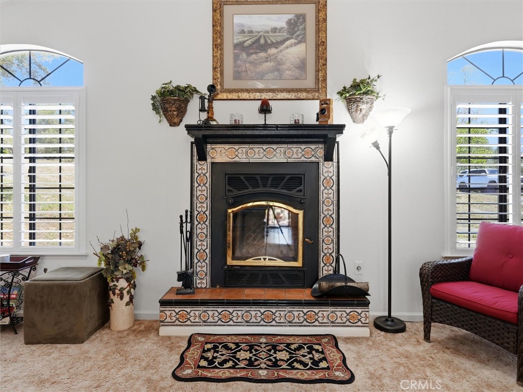 https://media.crmls.org/medias/0c3c8366-b76d-4348-ae65-9431937f2eb1.jpg?preset=X-Large