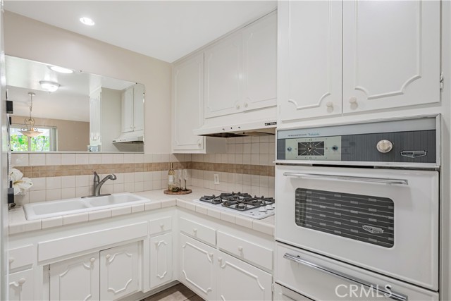 Detail Gallery Image 15 of 48 For 19223 Avenue of the Oaks #D,  Newhall,  CA 91321 - 2 Beds | 1 Baths