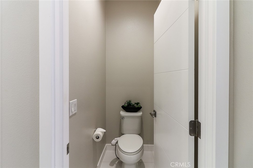 https://media.crmls.org/medias/0c3cdb3c-73d0-4dc2-a3b7-9d8e5f2cca8c.jpg?preset=X-Large