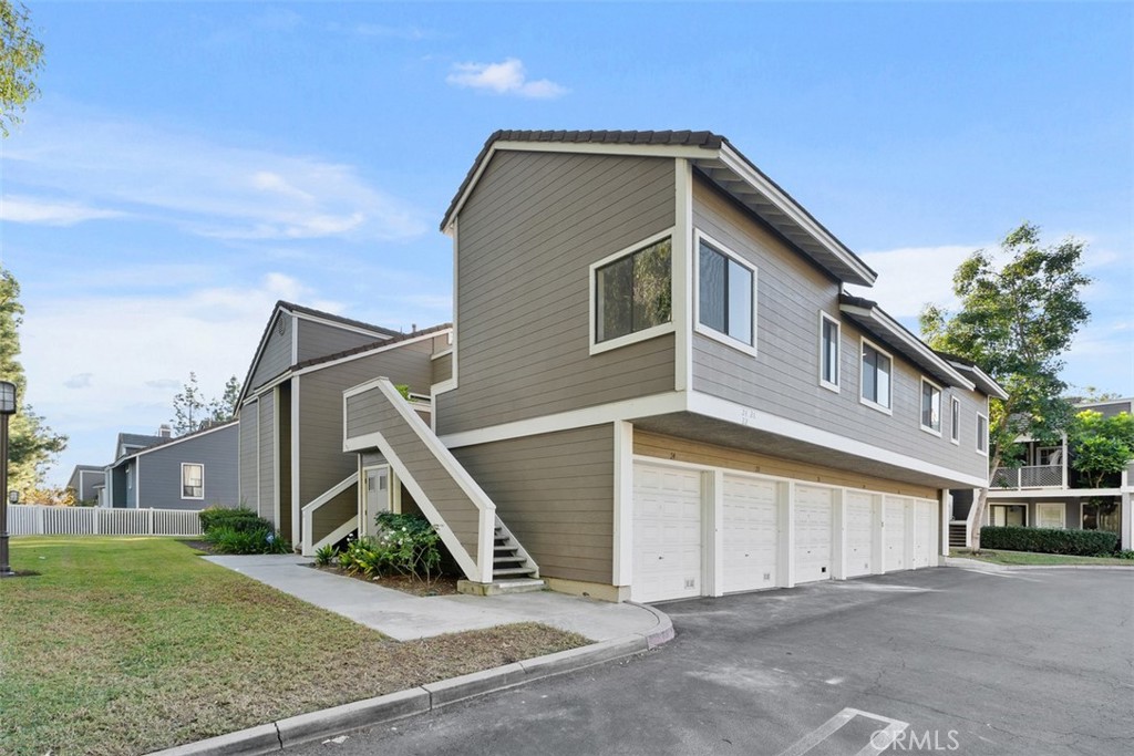 26  Abbey Ln # 335