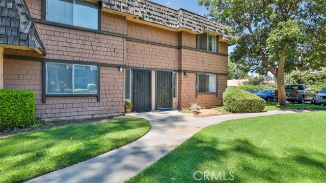 10520 White Oak Dr, Riverside, CA 92505