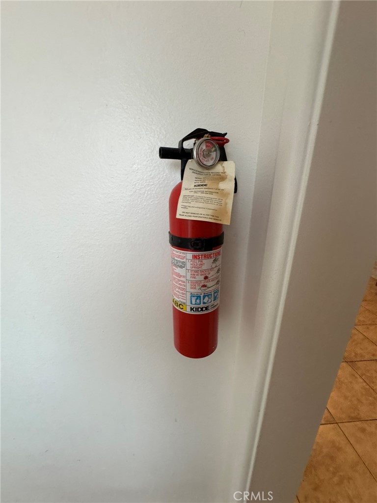 https://media.crmls.org/medias/0c3f1442-9be6-4380-b0ba-c86d7934c020.jpg?preset=X-Large