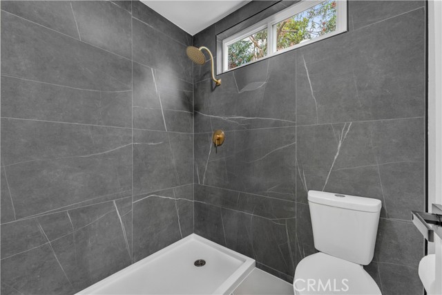 Detail Gallery Image 25 of 34 For 20015 Gilbert, Canyon Country,  CA 91351 - 4 Beds | 3 Baths