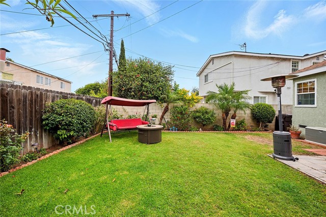 4303 E De Ora Way, Long Beach CA: https://media.crmls.org/medias/0c3fa57e-8892-4101-b499-5c7e3e916e5d.jpg