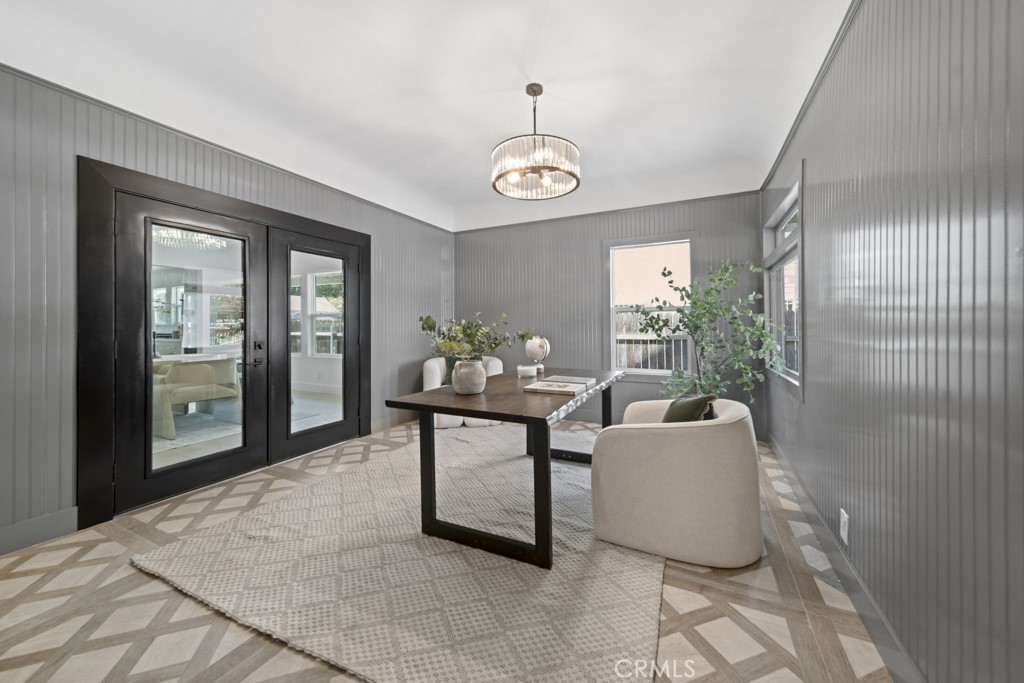 1676 W 24th