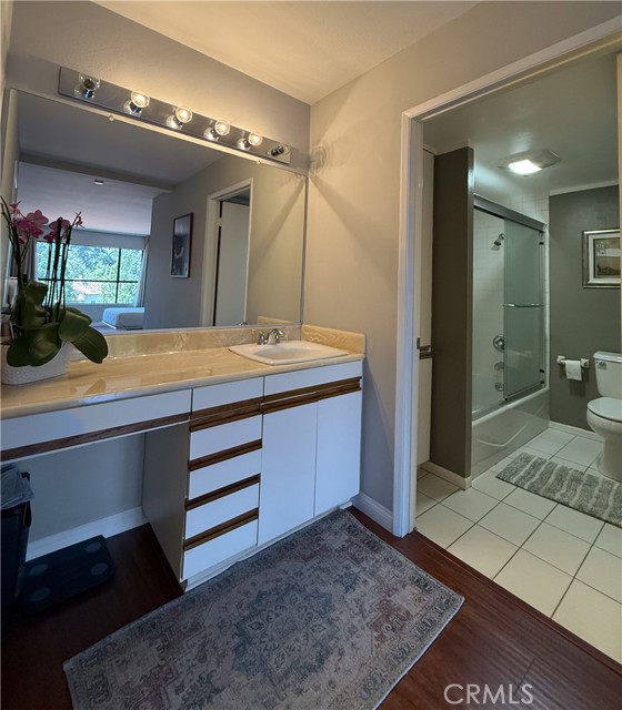 3663 Los Feliz Boulevard, Los Angeles CA: https://media.crmls.org/medias/0c3feeaf-af43-4d01-b1ab-226d19a05465.jpg