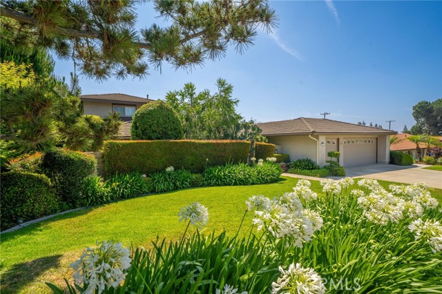 964 N Entrada Way, Glendora CA: https://media.crmls.org/medias/0c406e0e-13c1-4473-9487-b0c9496ffe7f.jpg