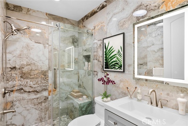 Detail Gallery Image 25 of 39 For 4818 Lemona Ave, Sherman Oaks,  CA 91403 - 5 Beds | 6 Baths
