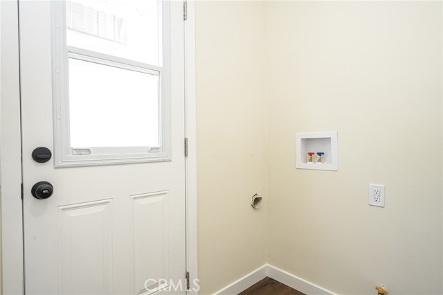 4548 Jade Street, Los Angeles CA: https://media.crmls.org/medias/0c40d574-2386-45f0-b3a6-608287a4938d.jpg
