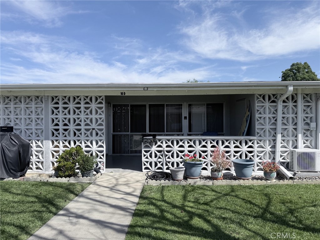1661 Monterey #16-D