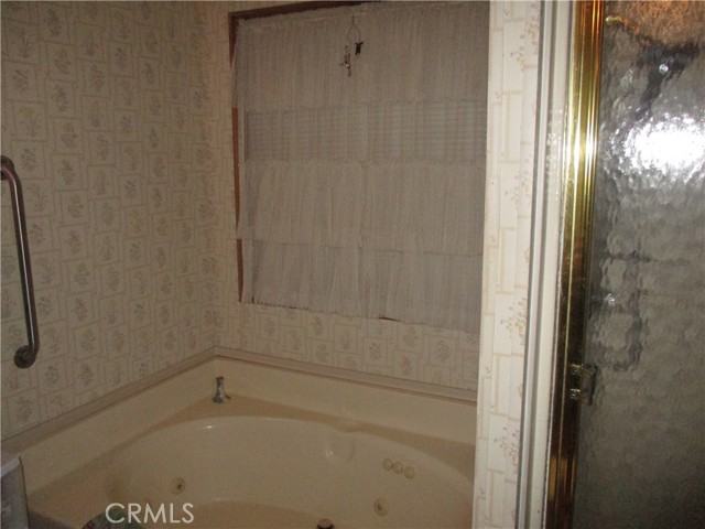 24515 California Avenue, Hemet CA: https://media.crmls.org/medias/0c415565-a6bc-4d9a-925e-faea7442a7b2.jpg
