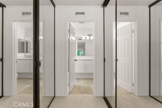 118 Oxford, Irvine CA: https://media.crmls.org/medias/0c41d837-1bb6-4fa6-b248-794e6b55d90c.jpg