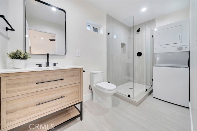 20742 Lull Street, Winnetka CA: https://media.crmls.org/medias/0c423592-4263-4caa-8dd7-dec9bcbd7003.jpg
