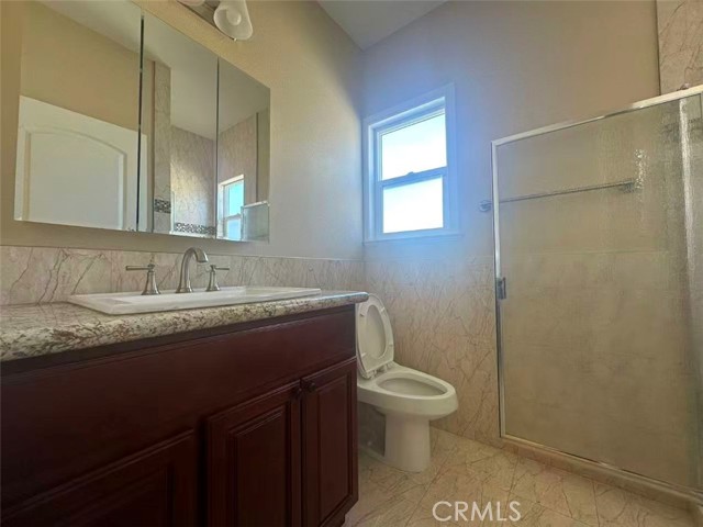 Detail Gallery Image 11 of 13 For 58 S Altadena Dr, Pasadena,  CA 91107 - 3 Beds | 3 Baths