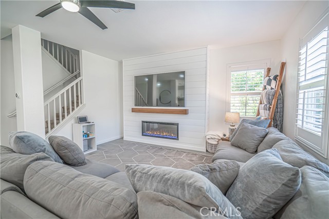 Image 5 of 44 For 28217 Alton Way