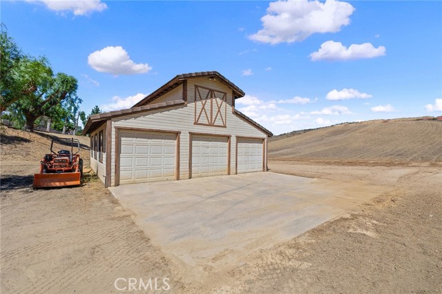 Image 34 of 58 For 41050 Mesa Robles Circle