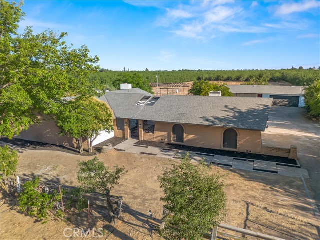 Detail Gallery Image 9 of 66 For 5527 W Olive Ave, Fresno,  CA 93722 - 4 Beds | 3/1 Baths