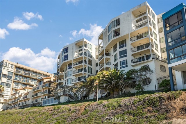 565 Esplanade, Redondo Beach, California 90277, 1 Bedroom Bedrooms, ,1 BathroomBathrooms,Residential,Sold,Esplanade,SB24016409