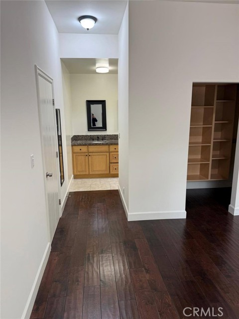 Detail Gallery Image 2 of 12 For 4220 Matilija Ave, Sherman Oaks,  CA 91423 - 3 Beds | 2 Baths