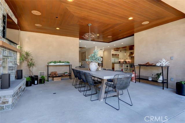 1833 8th Street, Manhattan Beach CA: https://media.crmls.org/medias/0c459ec9-7db2-428c-aceb-cd9121372051.jpg