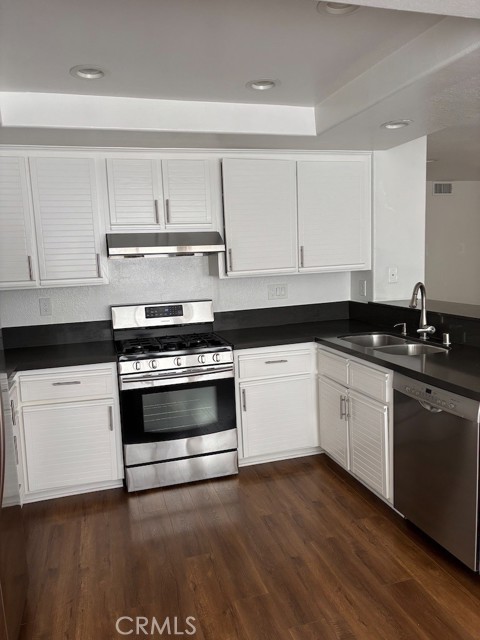 Detail Gallery Image 10 of 12 For 3701 Calle Joaquin, Calabasas,  CA 91302 - 3 Beds | 2/1 Baths