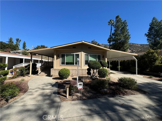 8975 Lawrence Welk, Escondido CA: https://media.crmls.org/medias/0c46baec-377b-4b7f-a3ef-3af77790c6d0.jpg