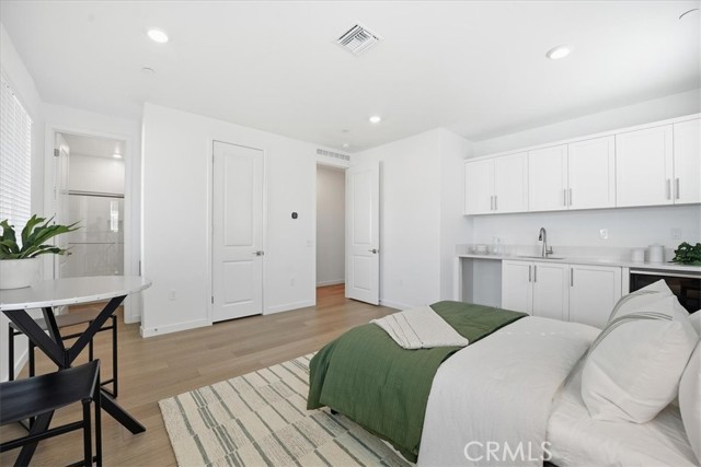 Detail Gallery Image 5 of 43 For 2392 Haley Point Drive #104,  Ventura,  CA 93003 - 3 Beds | 3/1 Baths