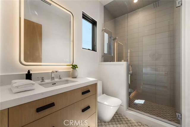 412 Heliotrope Avenue, Corona del Mar CA: https://media.crmls.org/medias/0c48167d-0a9c-4636-8f74-d9c9e56ceef9.jpg