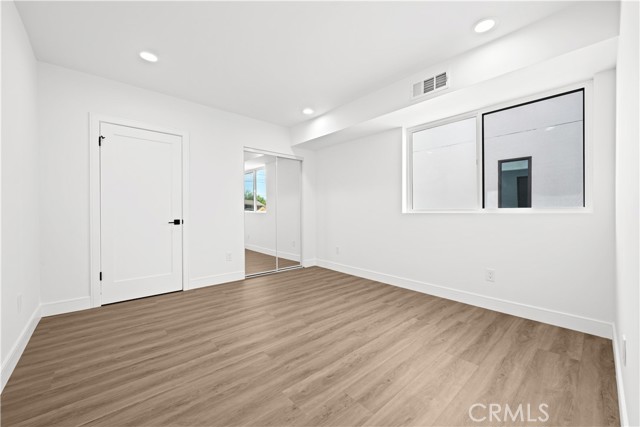 Detail Gallery Image 24 of 34 For 6700 Kester Ave #2,  Van Nuys,  CA 91405 - 5 Beds | 5 Baths