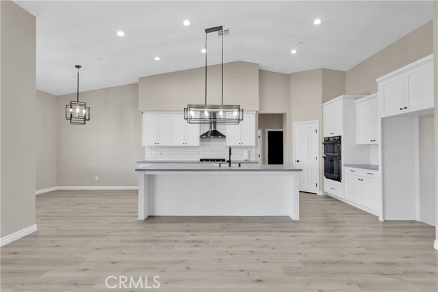 Detail Gallery Image 8 of 47 For 21192 Zuni Rd, Apple Valley,  CA 92307 - 4 Beds | 3/1 Baths
