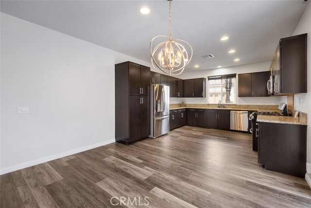 Detail Gallery Image 10 of 29 For 40282 Cape Charles Dr, Temecula,  CA 92591 - 5 Beds | 2/1 Baths