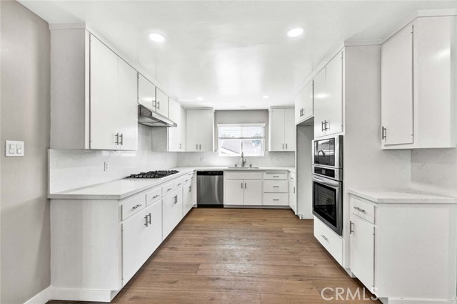 Detail Gallery Image 13 of 47 For 4338 Fairway Dr, Lakewood,  CA 90712 - 4 Beds | 3/1 Baths