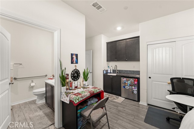 Detail Gallery Image 9 of 35 For 16680 Wyndham Ln #3,  Fontana,  CA 92336 - 2 Beds | 2/1 Baths
